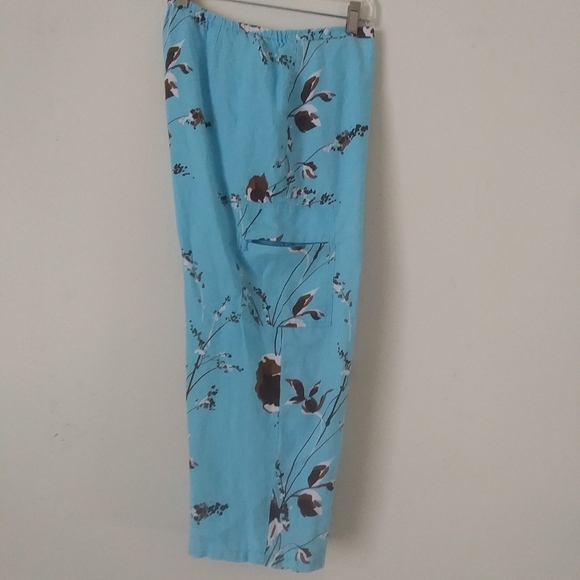 Cali Cali Linen Capris, Cargo Pockets, Sky Blue with Brown Floral Print - Picture 7 of 9